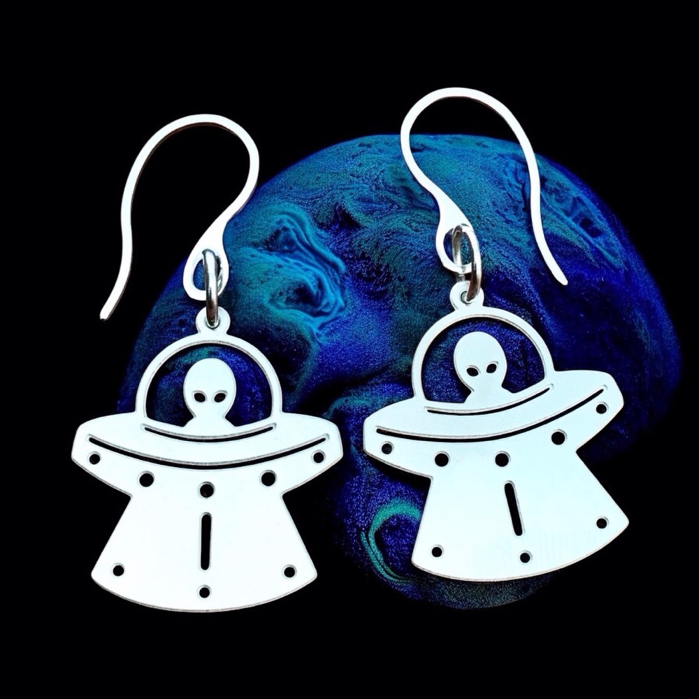 🆕 Alien in Spaceship Laser Etched Earrings Stainless Steel